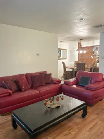 Centralized 2 bedroom apartment SOHO