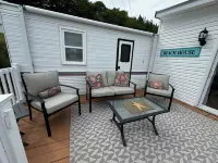 Tide’s Edge Escape: Cozy 2-Bed Cottage/Camper with Sea Views - 3-Star