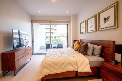 Luxury Condo Near the Beach w/Access to Pool and Gym