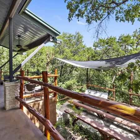Secluded 1,200 SF Casita in Idyllic Hill Country Setting Minutes From Downtown Отели рядом с достопримечательностью «Озеро Трэвис»