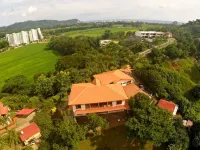 Hilltop Villa with Pool overlooking Jaco Jaco Beach 주변 호텔