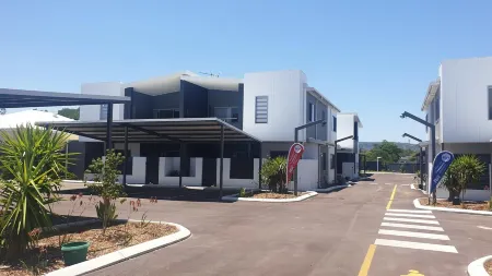 MODERN 2 BED APARTMENTS WITH WHEELCHAIR ACCESS