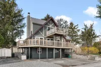Waterviews off Sowams, Nearby Bike Path and Golfing