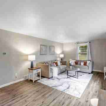 Titletown Retreat! Less than one mile to stadium. Others