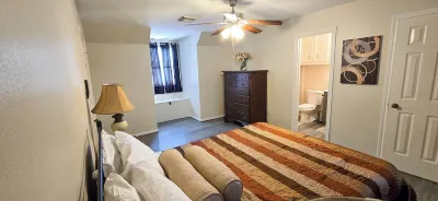 Cozy French Getaway! With full kitchen, workspace, treadmill and grill.
