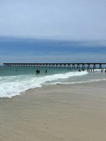 Coastal Getaway near Pensacola beach, Downtown & NAS + walk to bayou & marinas