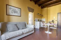 Holiday house with 4 beds and 2 bathrooms in the centre 50 m from the castle