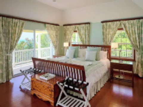 SeaView Bermuda Hotels in Sandys
