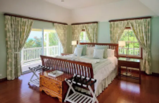 SeaView Bermuda Hotels in Sandys