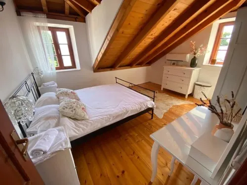 Seafront Historic Villa | Private Pool, Kayaks and Bikes - Homestays