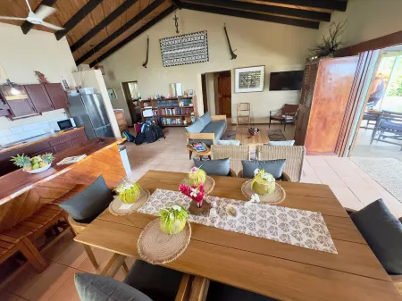 Vale Sekoula, Private Villa on the Ocean with Pool and Air Conditioning