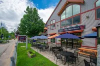 Attitash Mountain Resort Condo- 3 Floors, Sleeps 12- Story Land, Ski, Shop, Golf