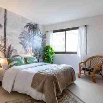 T3 center near beach with private parking Rooms