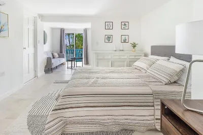 Renovated Apartment with pool at the garden #6