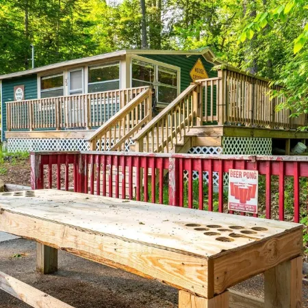 Kettle Cove Cabin. Lake Sebago Beach Access. Fire pit. Grill. Blackstone. Games Отели в г. Каско