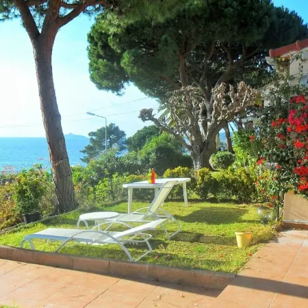 House with garden beach Scudo