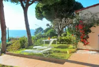 House with garden beach Scudo Hotels near Pointe de la Parata