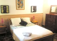T3 Montana 2, DESHAIES, 350 m Grande Anse, 5/7 people, 2 bedrooms + living room, terrace. Hotele w: 