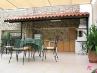 Villa with private pool garden and BBQ at quiet Cretan village just outside city