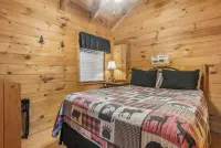 A Mountain Paradise on Collett Creek in Andrews, NC - 2-Star
