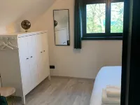 Cosy cottage on the edge of the woods Hotels in Houyet