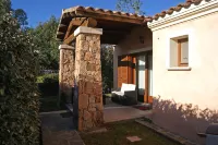 House with garden 150 meters from the beach Hotel in zona Parco pubblico con giochi per i bambini