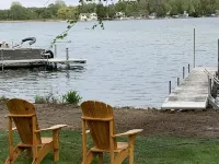 The RandomCabin “On Random Lake” Hotel di Random Lake