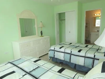 Large 2 bedroom & 2 bathroom condo with sea view terrace, 1 min walk to beach