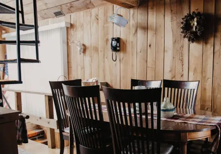 A-Frame-Away cozy secluded cabin minutes from 7Springs