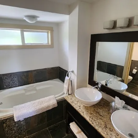 Relaxing retreat at Pacific Shores Resort Condo 1 Bedroom + Kitchen