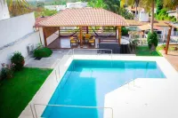 Wonderful residence w/studio, 15 min walk distance from beach & restaurants!