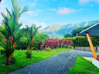 Mountain Bunglow w/private pool - minutes from beaches, restaurants & waterfalls