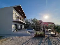 Incredible views close to beautiful beaches only 30 min from Tamarindo