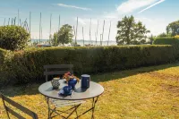 Villa Azur on Lake Neuchâtel Hotels in Bevaix