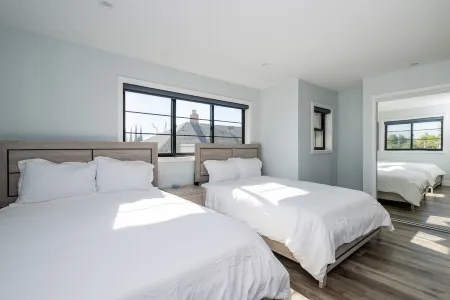 Downtown SJ, Near Airport w/Bathroom in Every Bedroom Отели рядом с достопримечательностью «Хэппи Холлоу парк и зоопарк»