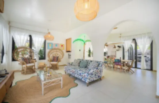 Lux 6-bed villa with WiFi, generator and AC in enchanting San Juan, Puerto Rico