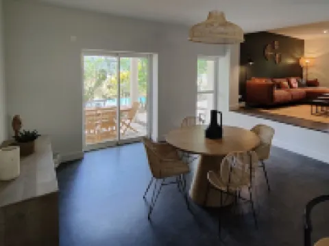 Bel Appartement Climatisé Avec Jardin et Piscine Hotels in Aubenas