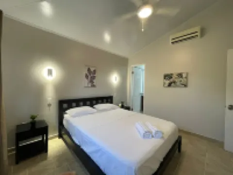 House in Santa Clara with pool, near the beach!