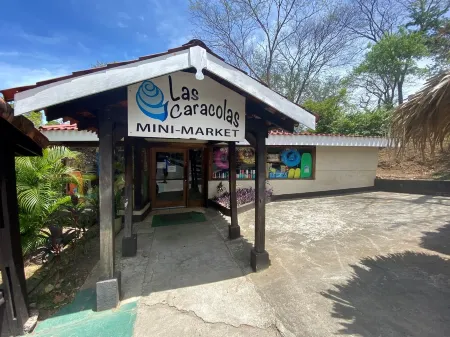 Beautiful Villa located in 4 Star Beachfront Resort w/ Private Pool