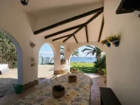 Villa Mary in Pula: exclusive location with private access to the beach Hotels in Perd'e Sali