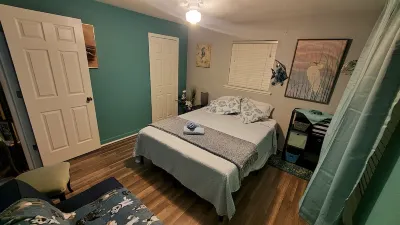 10 mins from the beach, pet friendly, huge yard! Hotels in der Nähe von Pinellas County Heritage Village