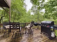 Lakeside Community Escape w/ Amenities Arcade Hiking Rafting Paintball Hotels near Dollar General