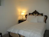 Beautiful 2-bedroom Guest Home in Guelph Hotels near Riverside Park