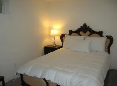 Beautiful 2-bedroom Guest Home in Guelph Full Circle Tree Care 주변 호텔