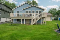 Anchors Away: Modern Irish Hills Lakefront w/ Beach, Dock, Kayaks, Cornhole