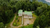 The Alpine Jungle Stay Các khách sạn gần Teju Stationery Shop