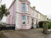 Melvill House - parking
