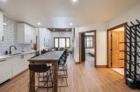 Zephyr Mountain Lodge Premium-Rated 2100