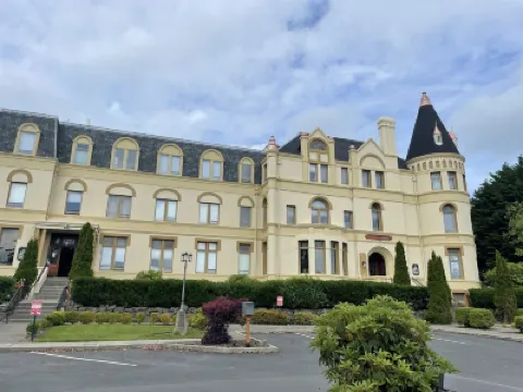 Manresa Castle فنادق في 