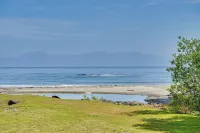 Walk to Beach: Creek-front Sekiu Home w/ Fire Pit! Hotel a Clallam County